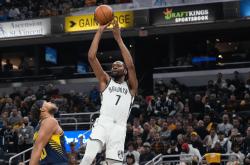 PG-西亚卡姆迎来十五赛季高光表现，篮网球迷沸腾！的简单介绍